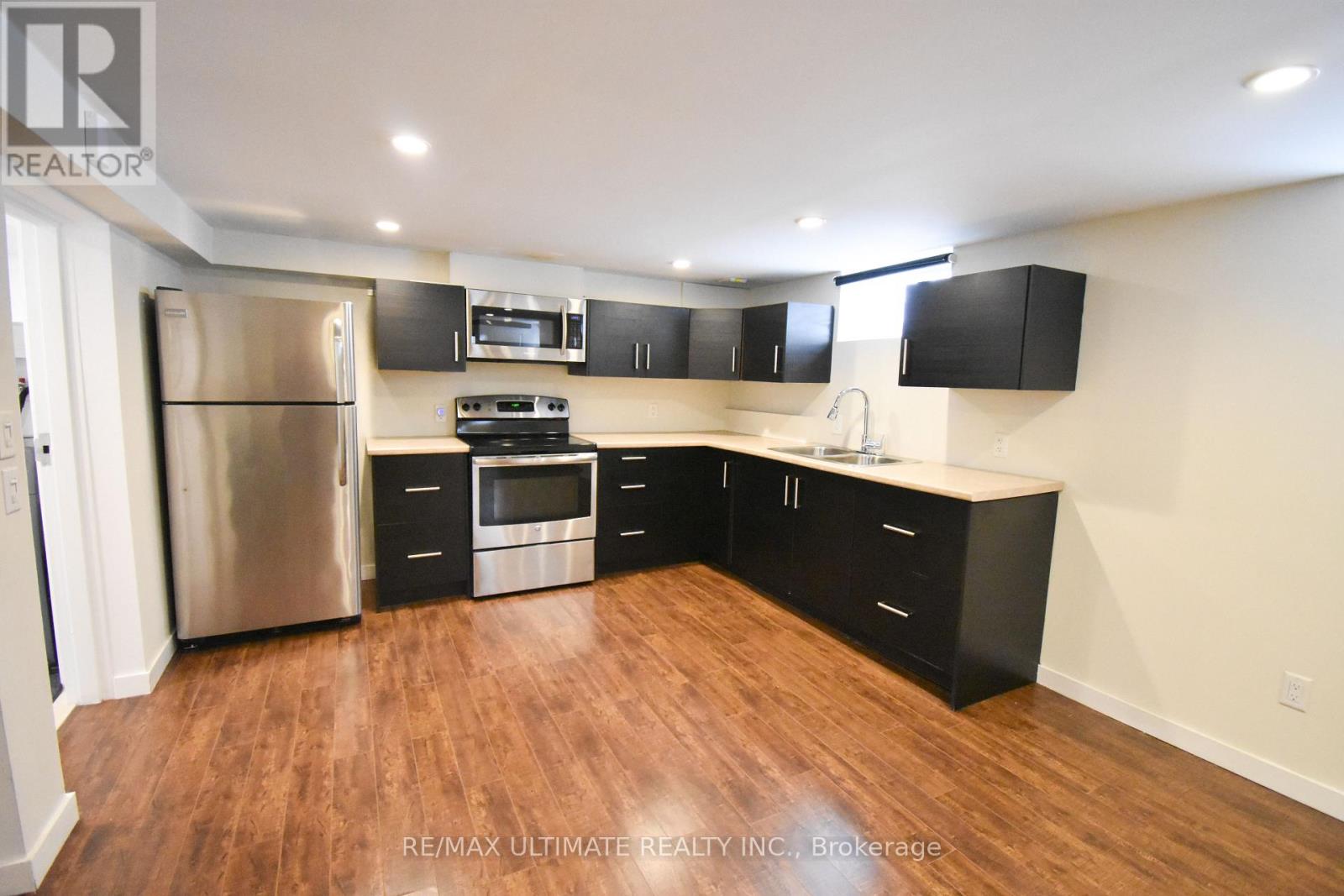 B - 205 INNISFIL STREET, Barrie, Ontario