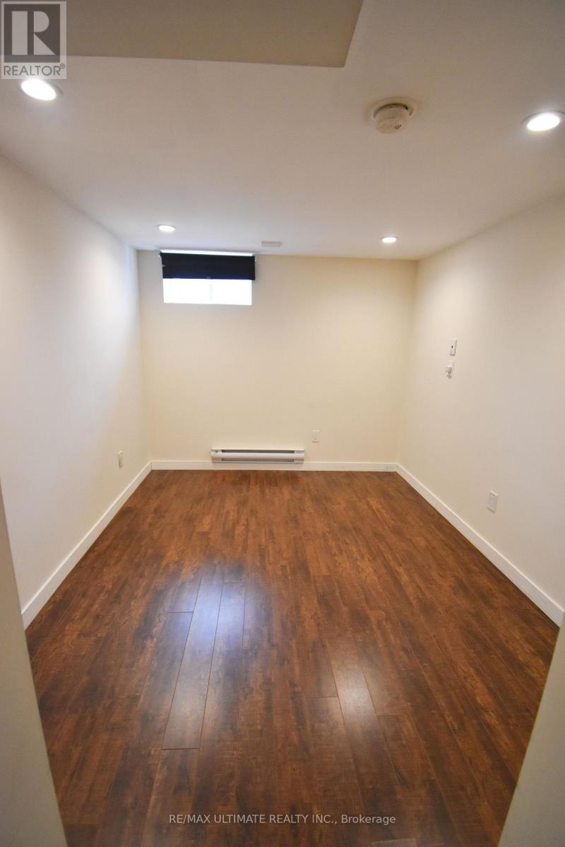 B - 205 Innisfil Street, Barrie, Ontario  L4N 3E9 - Photo 3 - S12655266