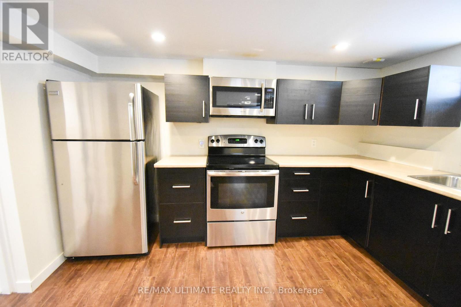 B - 205 Innisfil Street, Barrie, Ontario  L4N 3E9 - Photo 6 - S12655266