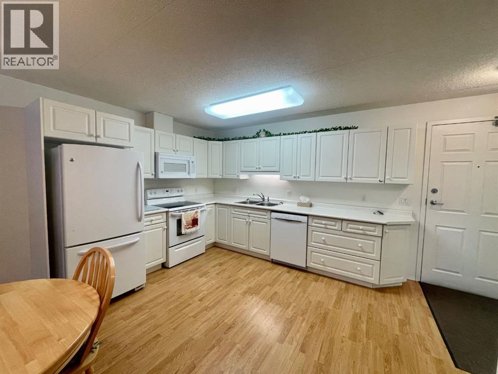 206, 777 48 Street, Edson, Alberta  T7E 1Z6 - Photo 3 - A2275795