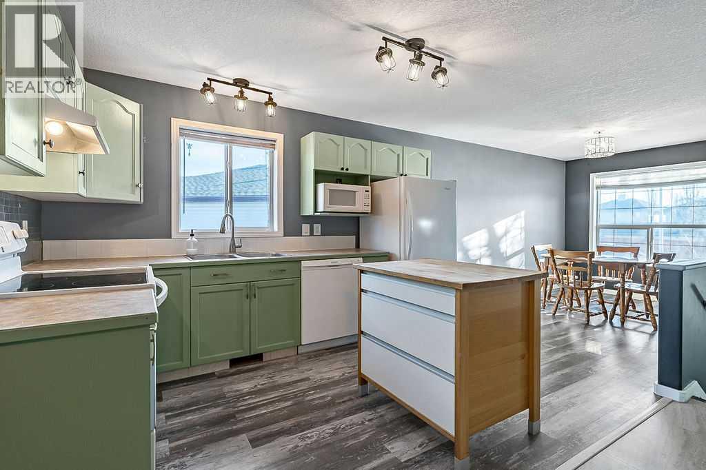 20 High Ridge Close Nw, High River, Alberta  T1V 1X9 - Photo 6 - A2275176