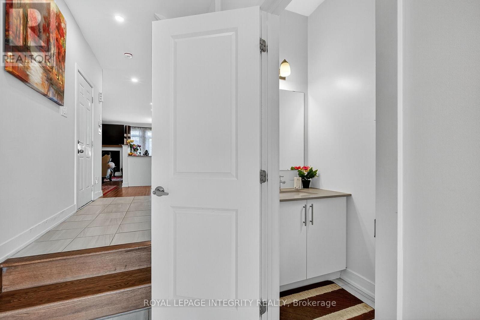 2025 Allegrini Terrace, Ottawa, Ontario  K2S 2S7 - Photo 5 - X12655282