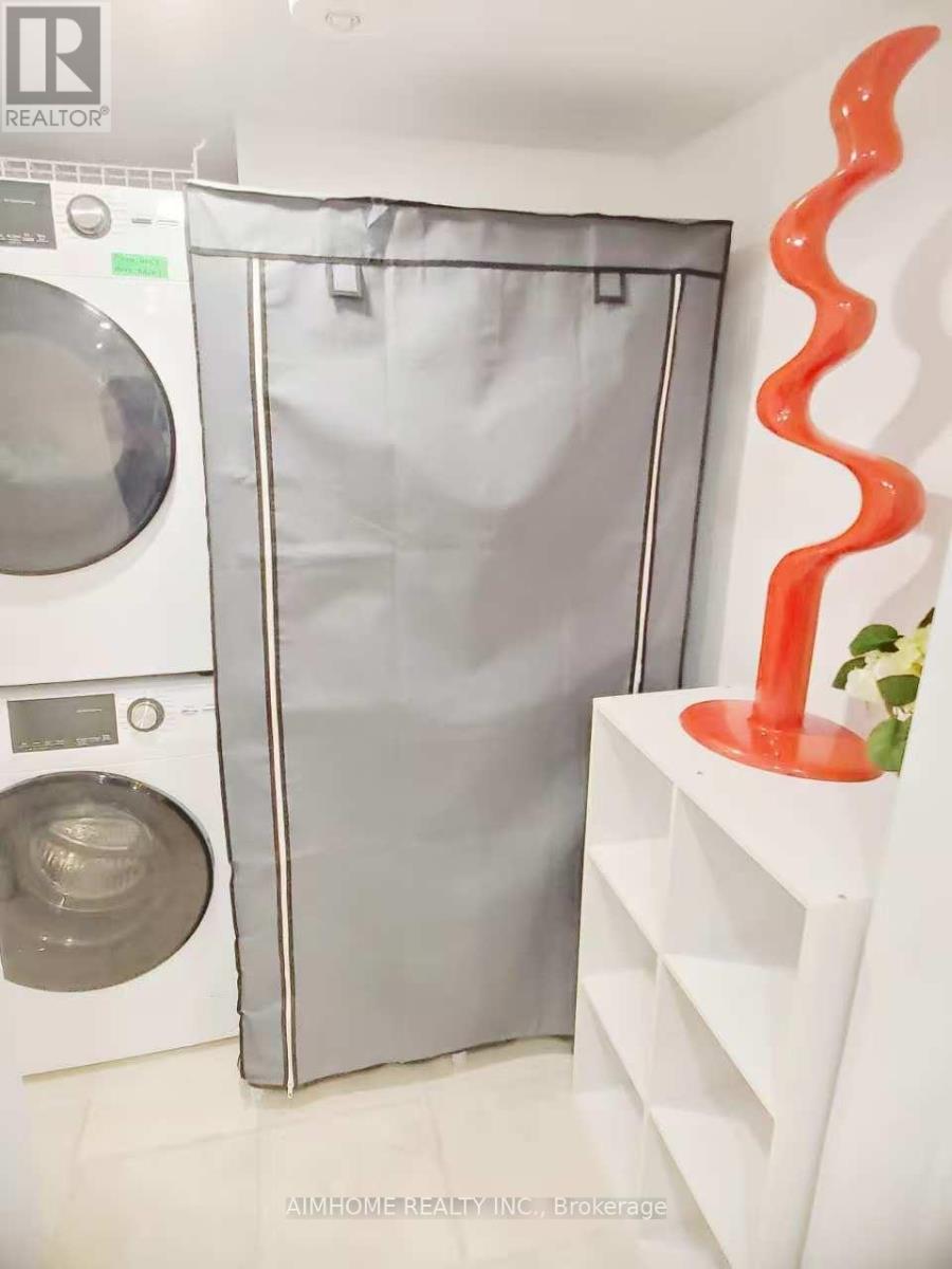 28 Castle Harbour Lane W, Markham, Ontario  L3T 3A2 - Photo 9 - N12655284