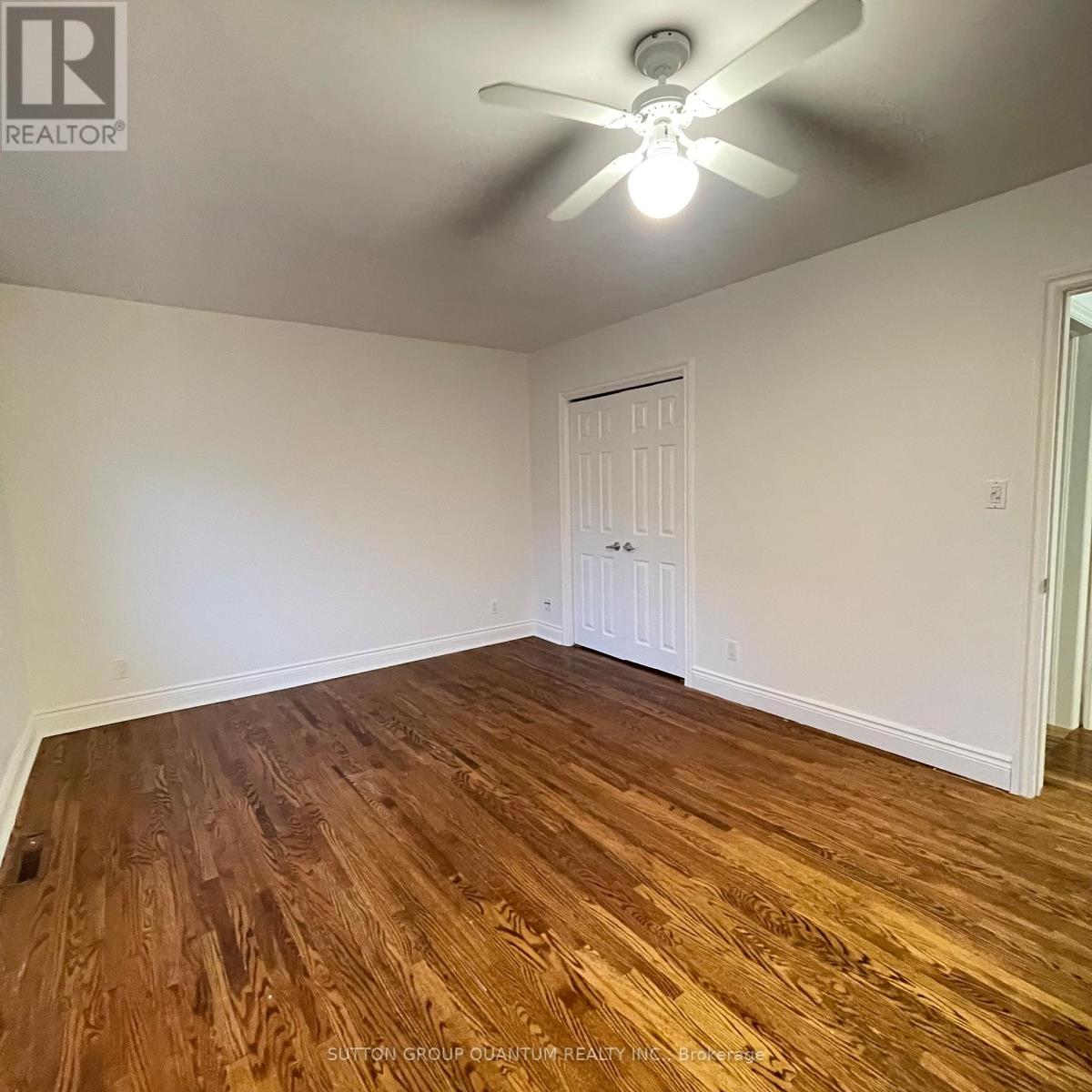 46 Woodlawn Avenue N, Mississauga, Ontario  L5G 3K6 - Photo 15 - W12655278