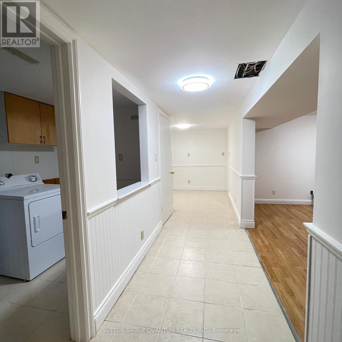 46 Woodlawn Avenue N, Mississauga, Ontario  L5G 3K6 - Photo 20 - W12655278