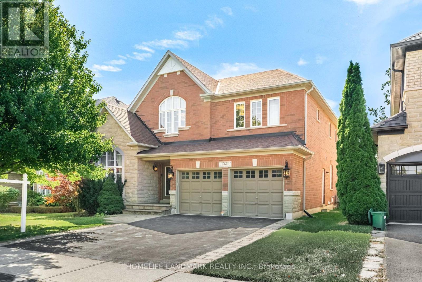 2481 WHISTLING SPRINGS CRESCENT, Oakville, Ontario