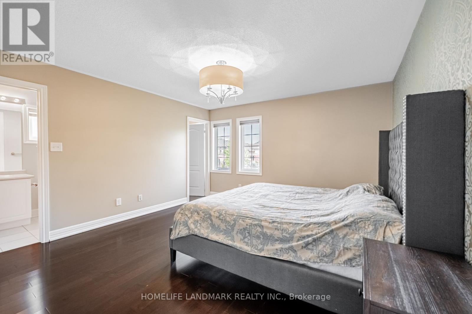 2481 Whistling Springs Crescent, Oakville, Ontario  L6M 5G3 - Photo 19 - W12655296