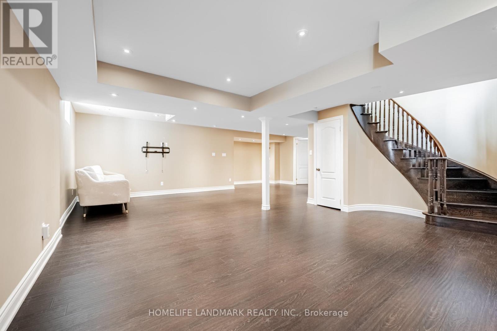 2481 Whistling Springs Crescent, Oakville, Ontario  L6M 5G3 - Photo 28 - W12655296