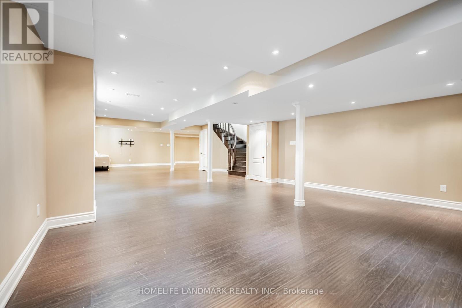 2481 Whistling Springs Crescent, Oakville, Ontario  L6M 5G3 - Photo 29 - W12655296