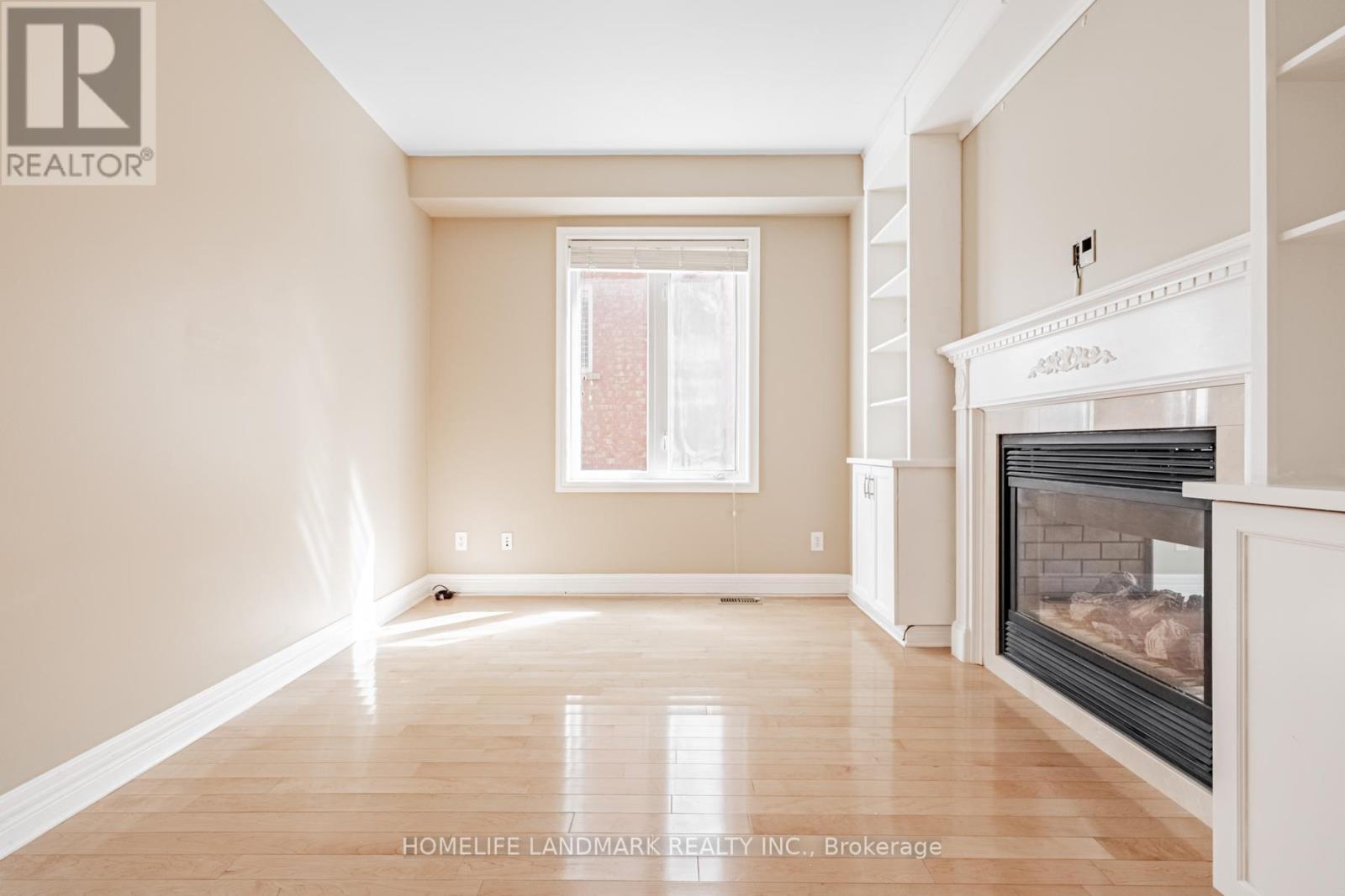 2481 Whistling Springs Crescent, Oakville, Ontario  L6M 5G3 - Photo 6 - W12655296