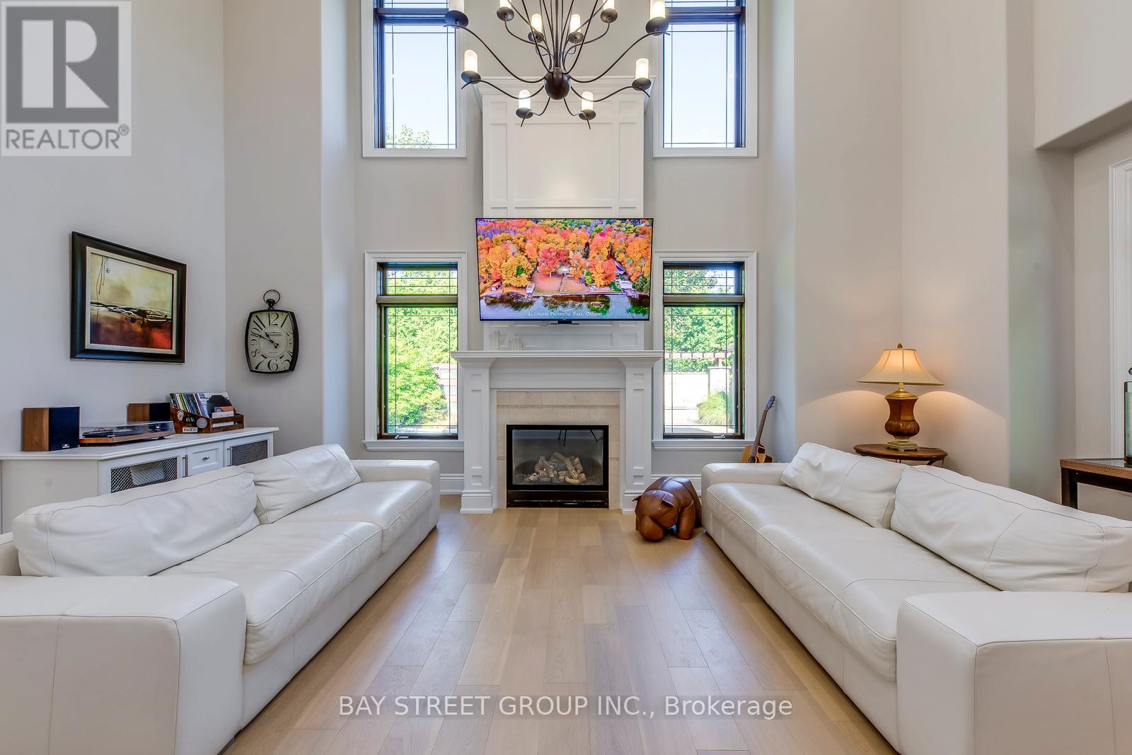 452 Avon Crescent, Oakville, Ontario  L6J 2T3 - Photo 14 - W12655302