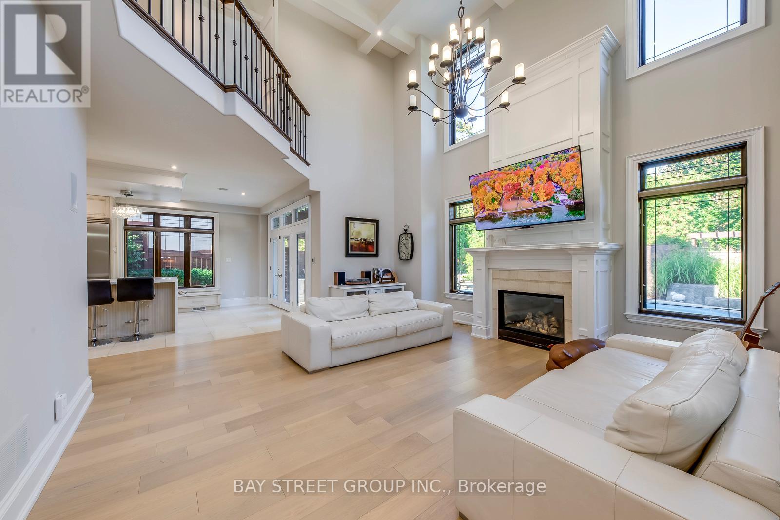 452 Avon Crescent, Oakville, Ontario  L6J 2T3 - Photo 16 - W12655302