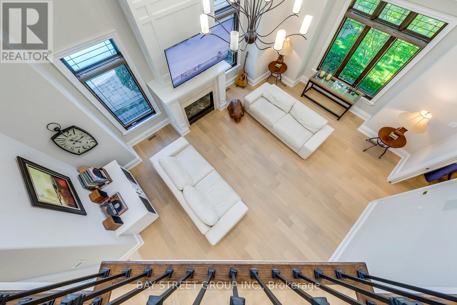 452 Avon Crescent, Oakville, Ontario  L6J 2T3 - Photo 17 - W12655302