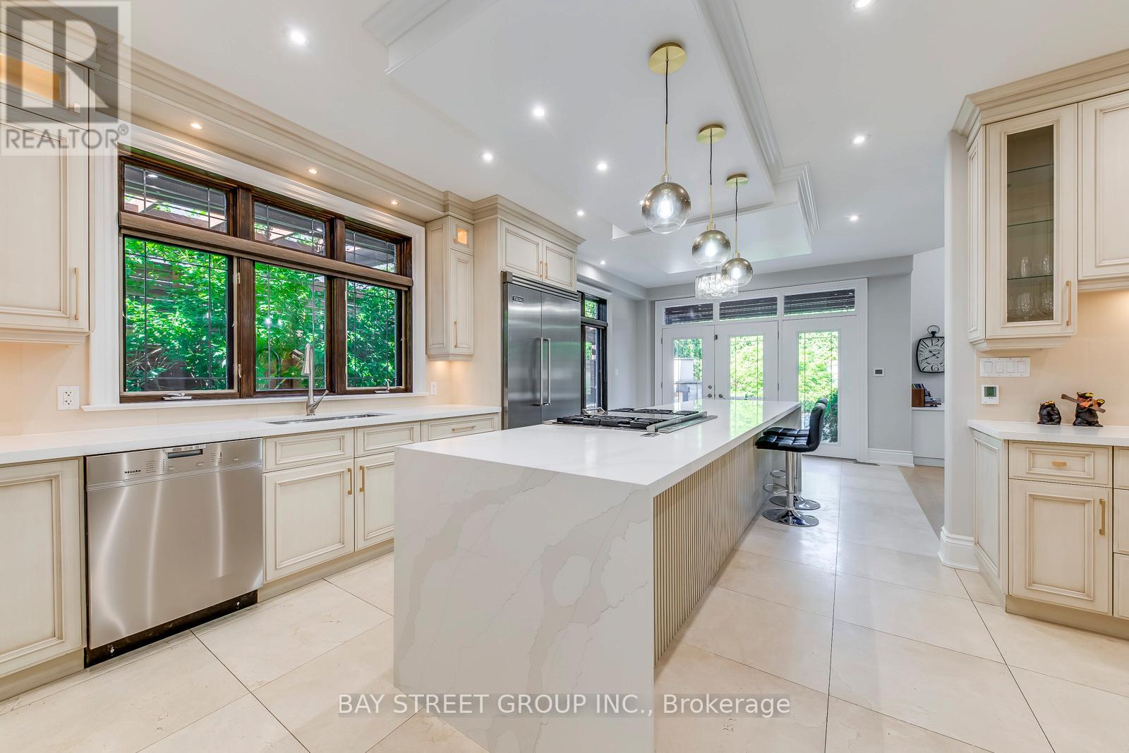 452 Avon Crescent, Oakville, Ontario  L6J 2T3 - Photo 18 - W12655302