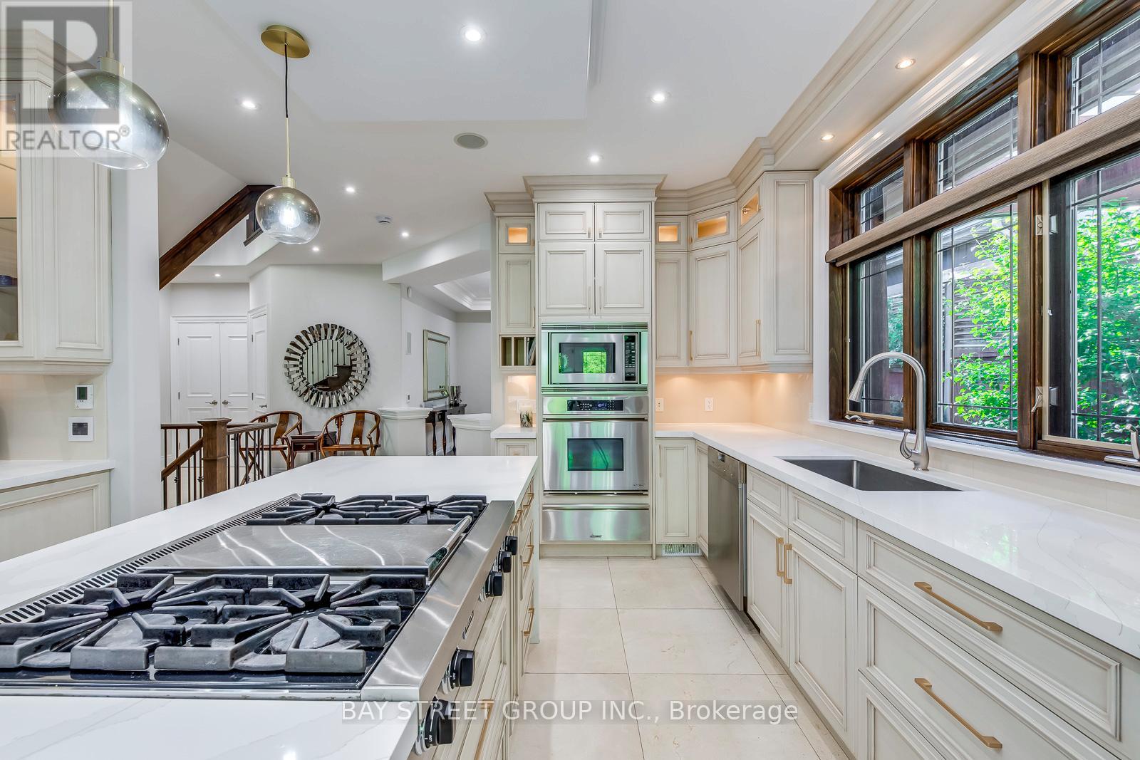 452 Avon Crescent, Oakville, Ontario  L6J 2T3 - Photo 20 - W12655302