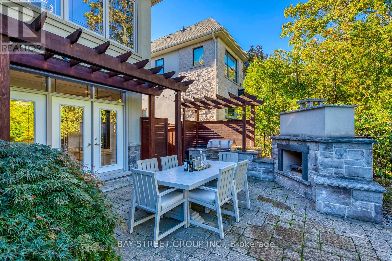 452 Avon Crescent, Oakville, Ontario  L6J 2T3 - Photo 7 - W12655302