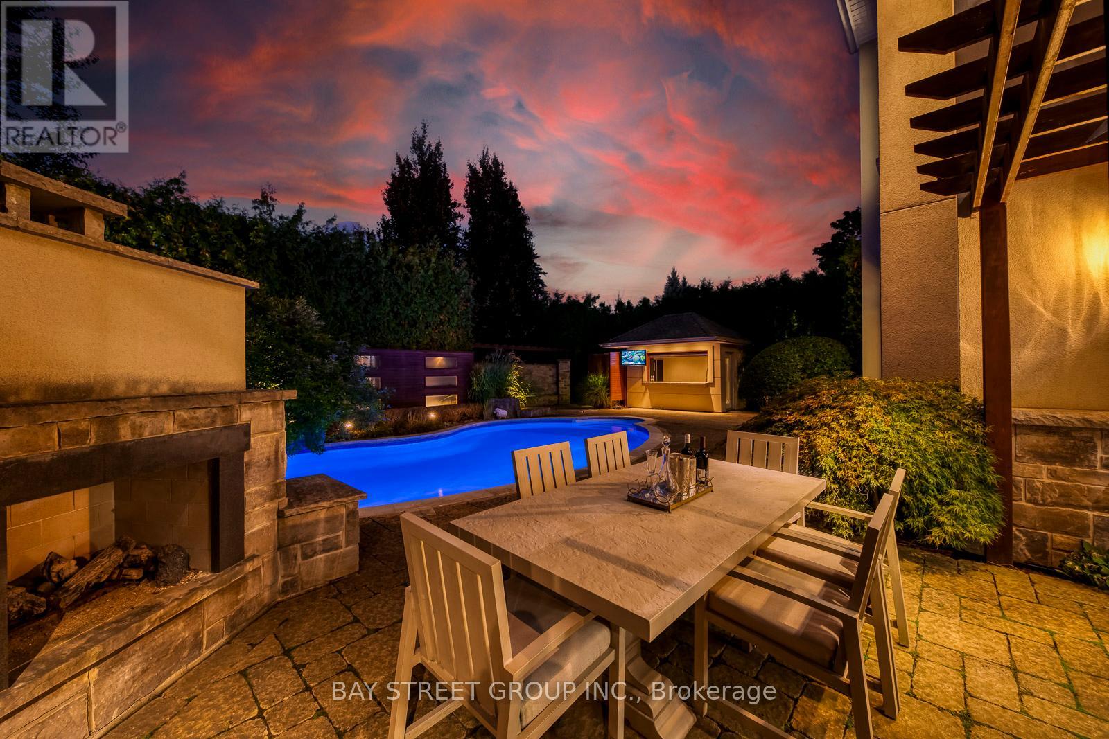 452 Avon Crescent, Oakville, Ontario  L6J 2T3 - Photo 9 - W12655302