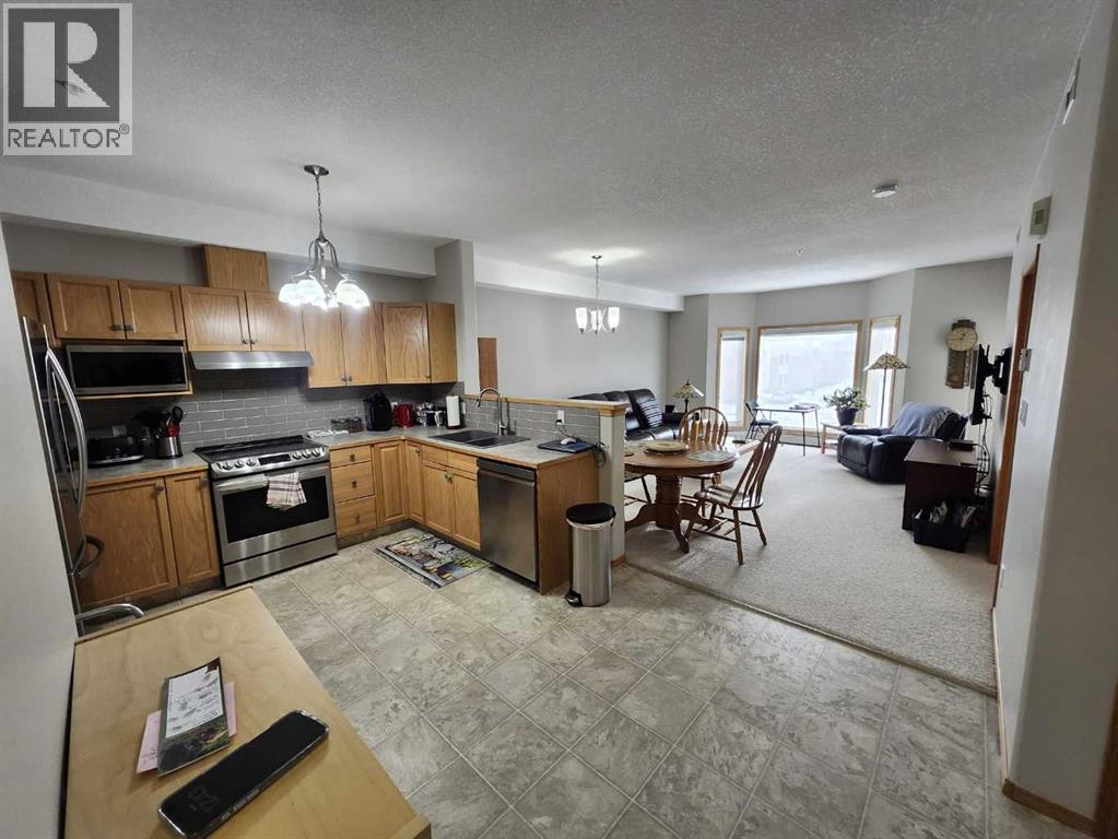 225, 2020 32 Street S, Lethbridge, Alberta  T1K 7T9 - Photo 4 - A2273693