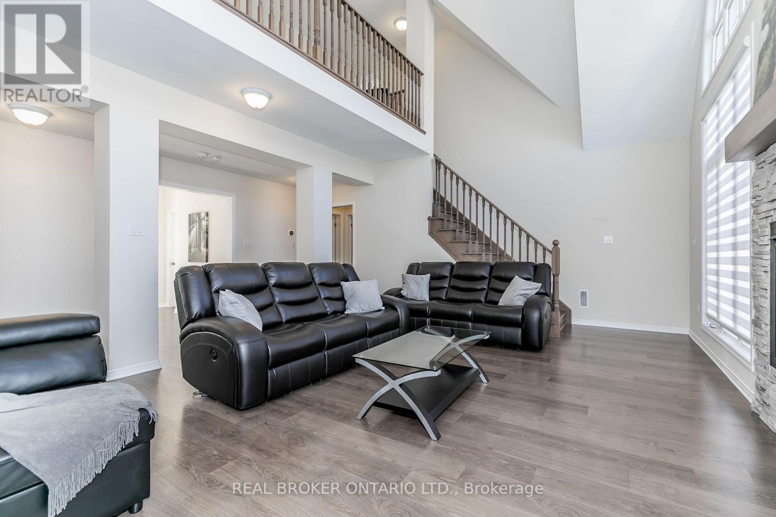 47 Marina Village Drive, Georgian Bay, Ontario  L0K 1S0 - Photo 10 - X12655320