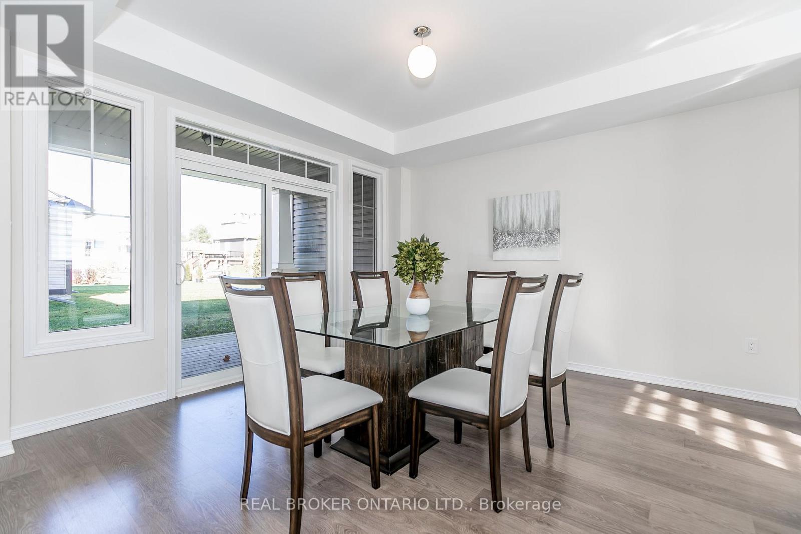 47 Marina Village Drive, Georgian Bay, Ontario  L0K 1S0 - Photo 11 - X12655320