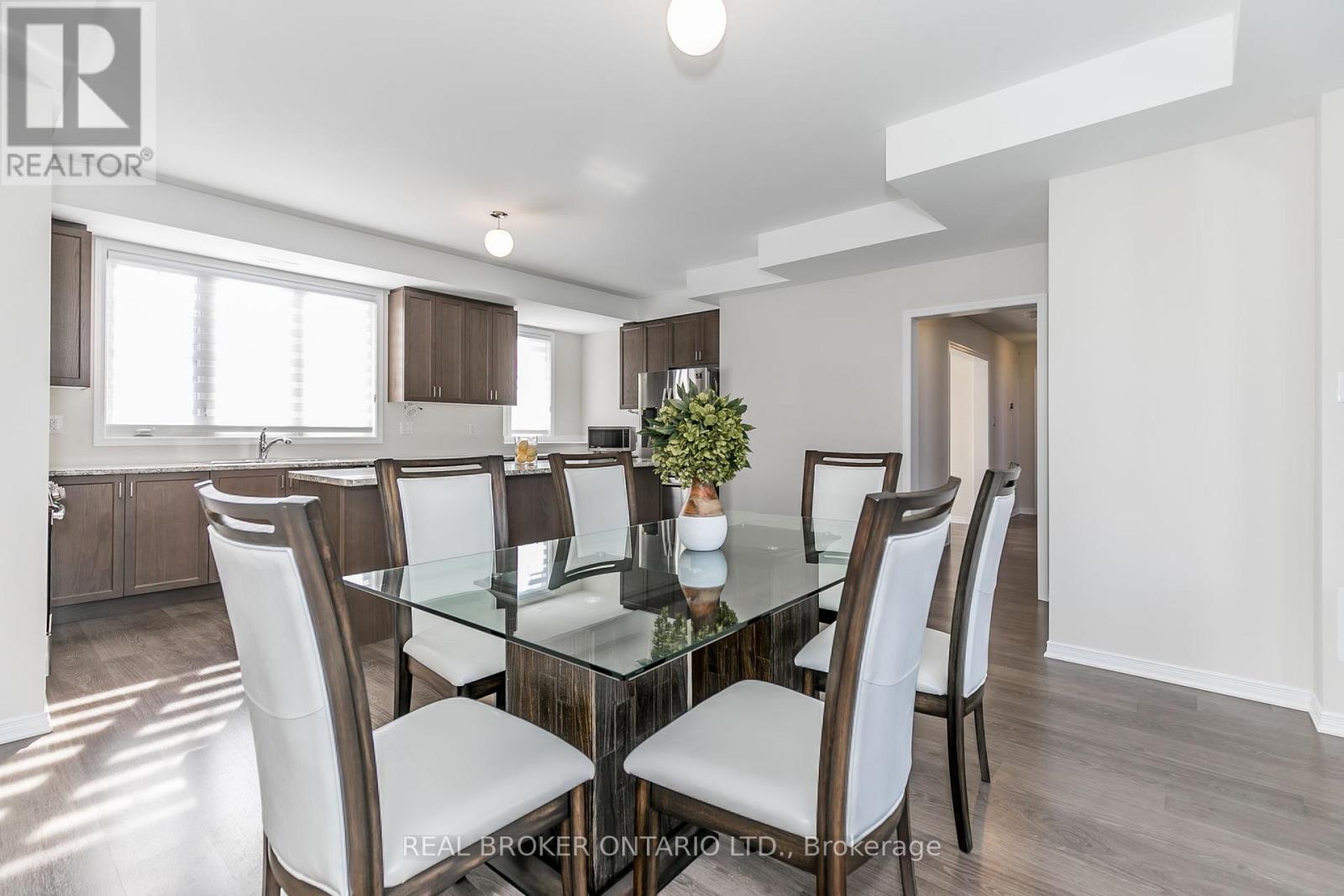 47 Marina Village Drive, Georgian Bay, Ontario  L0K 1S0 - Photo 12 - X12655320