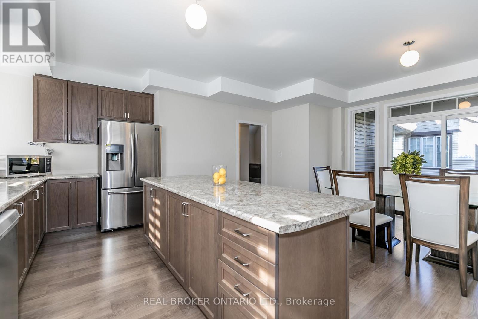 47 Marina Village Drive, Georgian Bay, Ontario  L0K 1S0 - Photo 16 - X12655320