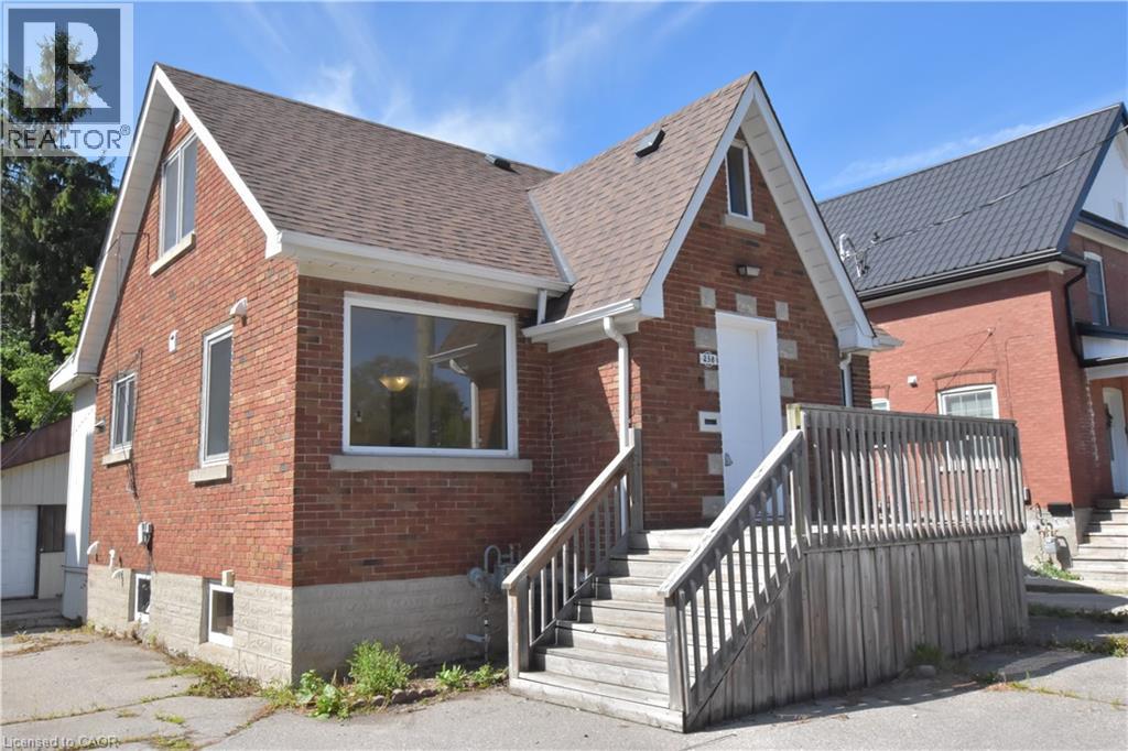 238 LOWTHER Street N, Cambridge, Ontario