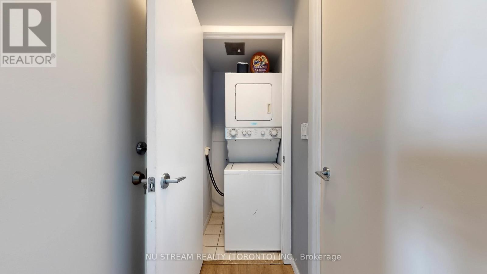 3006 - 219 Fort York Boulevard, Toronto, Ontario  M5V 1B1 - Photo 6 - C12655330