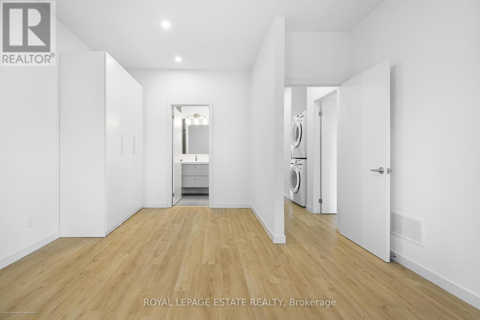 Main Floor - 506 Scarborough Road, Toronto, Ontario  M4E 3N2 - Photo 17 - E12655324