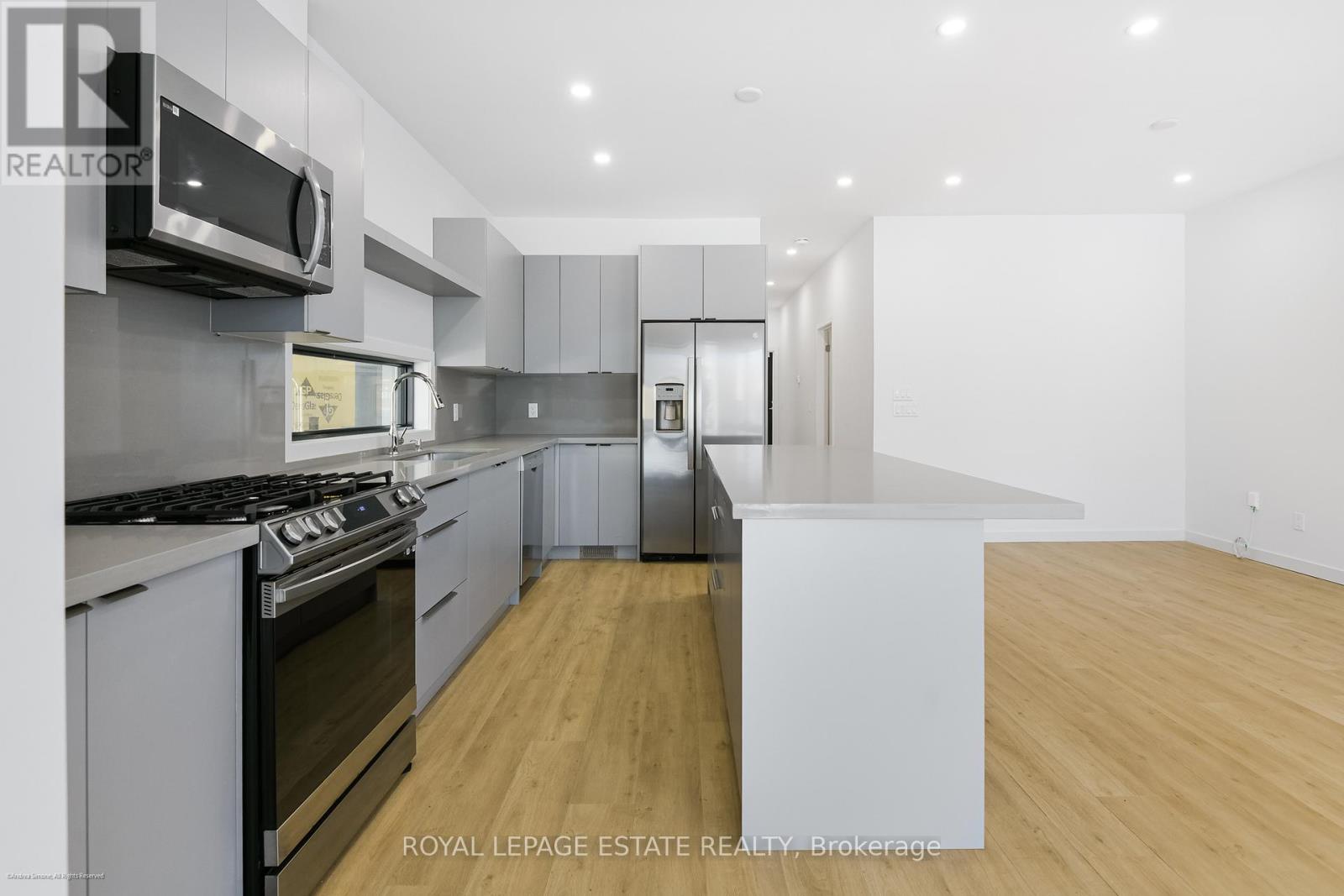 Main Floor - 506 Scarborough Road, Toronto, Ontario  M4E 3N2 - Photo 5 - E12655324