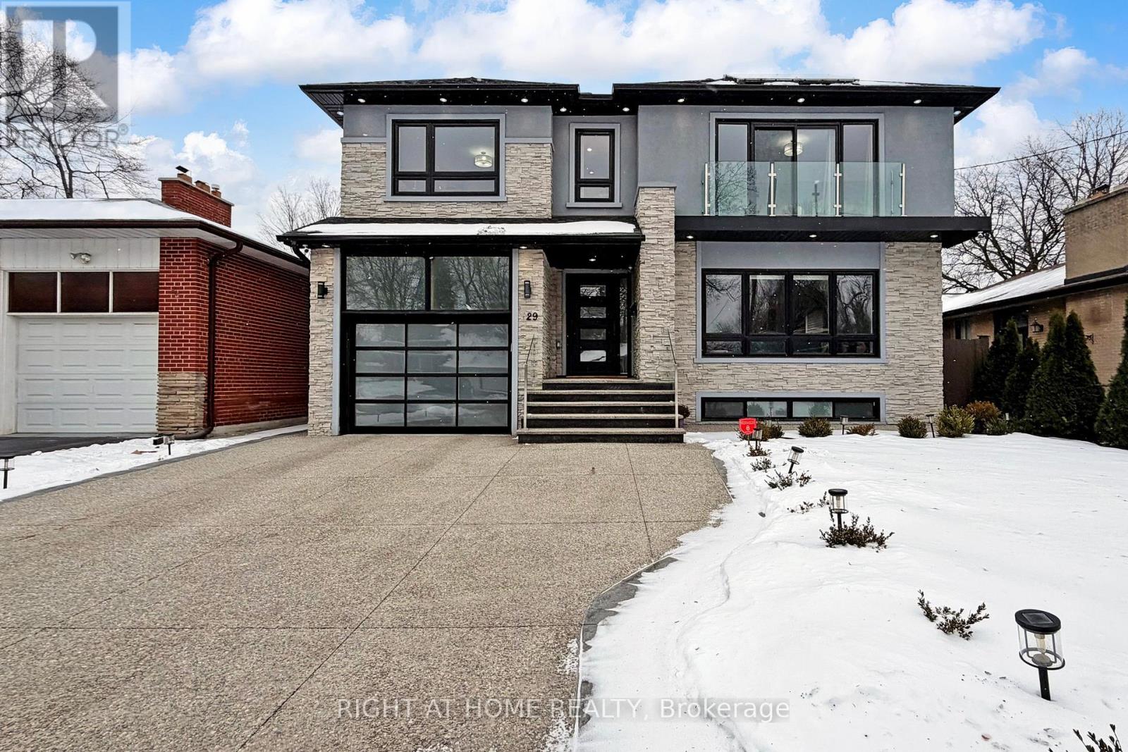 129 MEADOWBANK ROAD, Toronto, Ontario