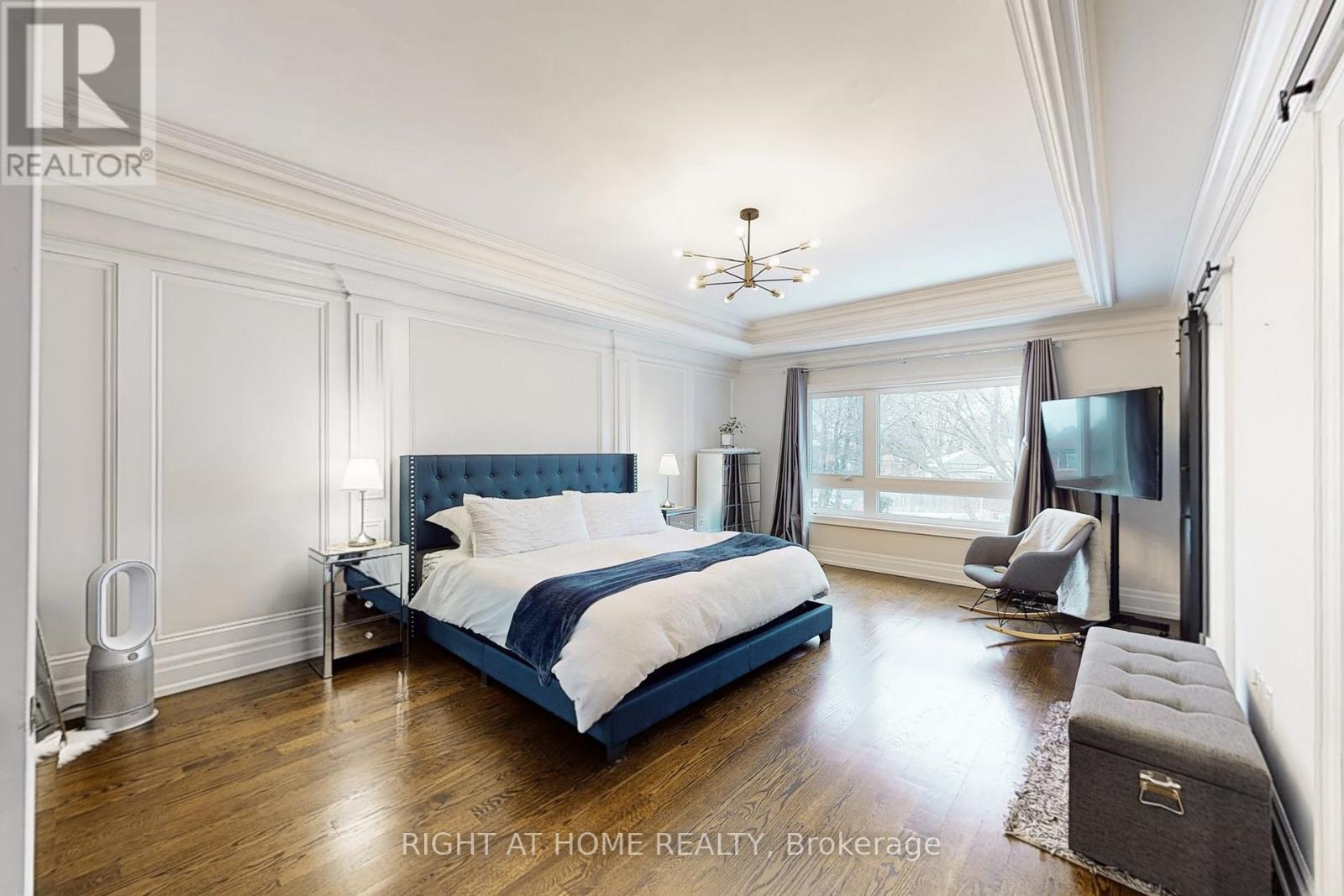 129 Meadowbank Road, Toronto, Ontario  M9B 5E2 - Photo 19 - W12655322