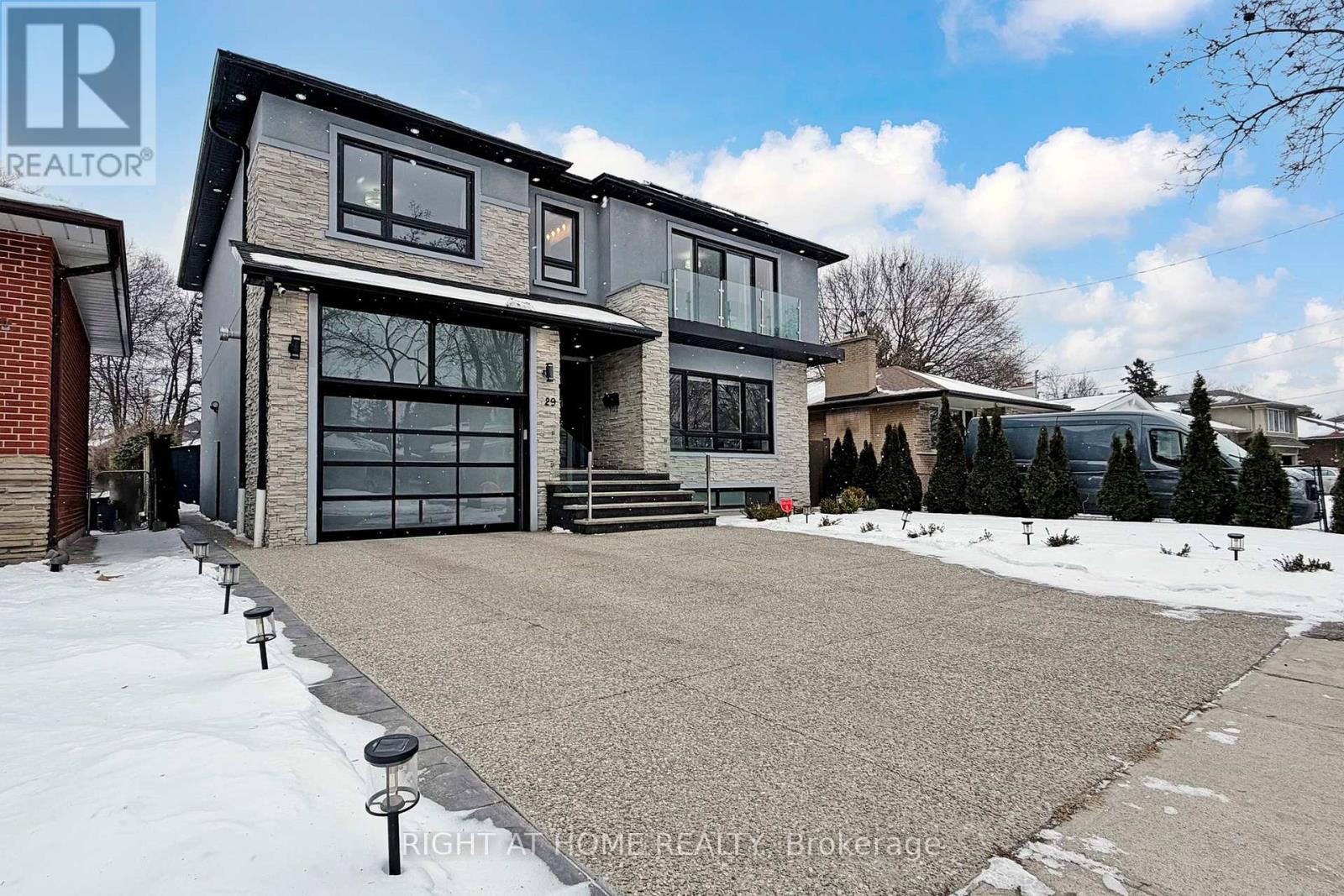 129 Meadowbank Road, Toronto, Ontario  M9B 5E2 - Photo 2 - W12655322
