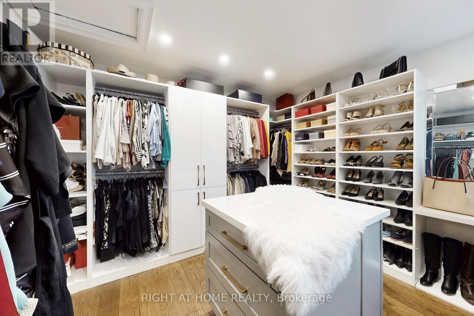 129 Meadowbank Road, Toronto, Ontario  M9B 5E2 - Photo 21 - W12655322