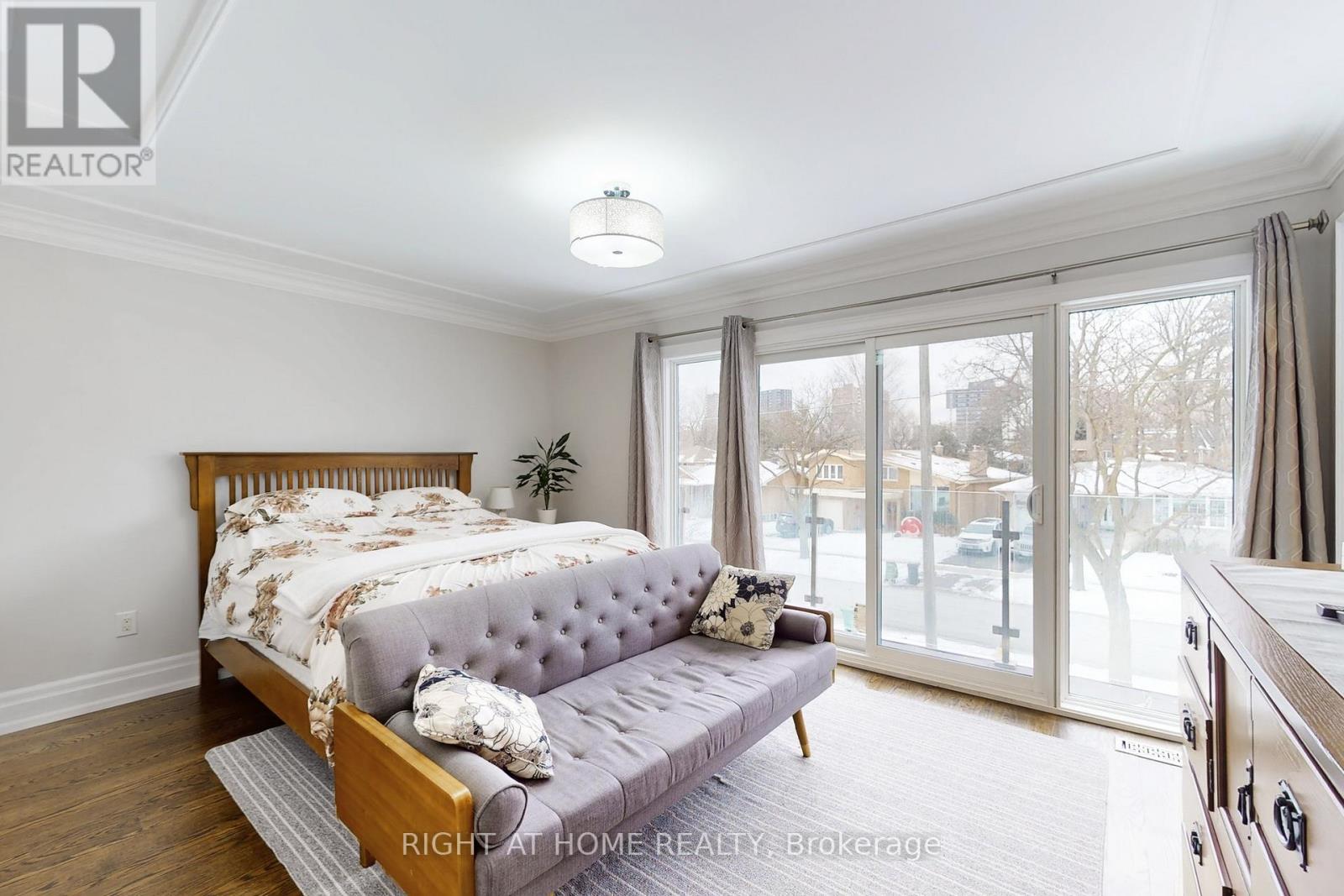 129 Meadowbank Road, Toronto, Ontario  M9B 5E2 - Photo 27 - W12655322