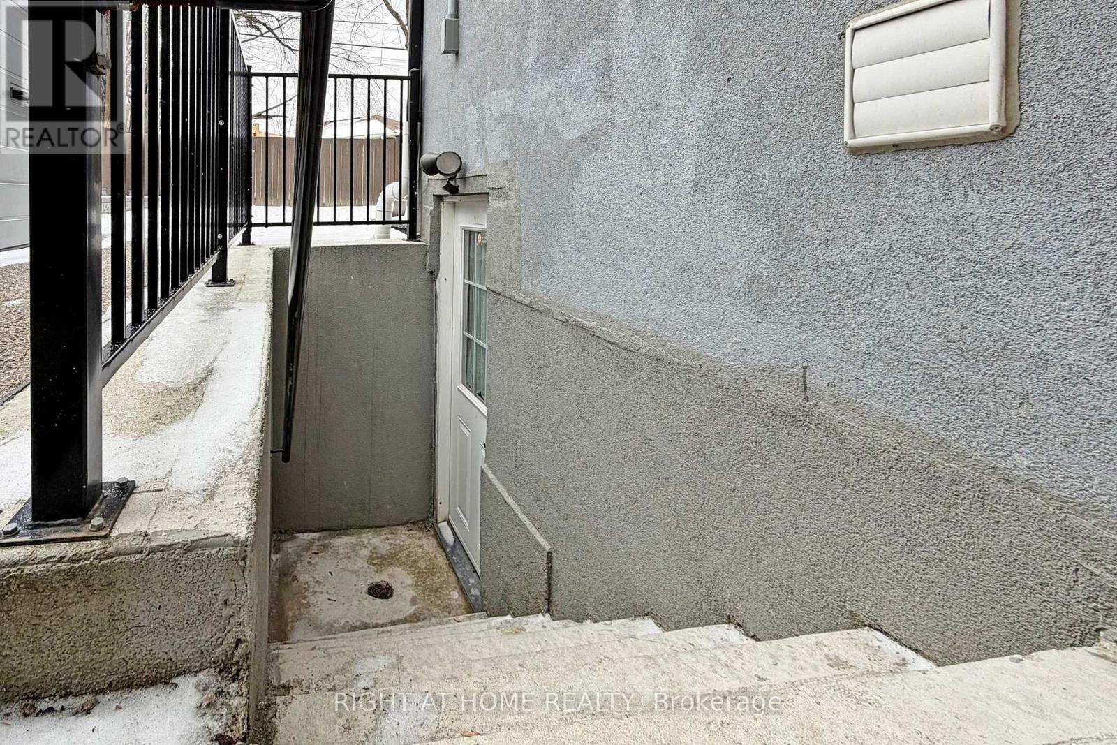 129 Meadowbank Road, Toronto, Ontario  M9B 5E2 - Photo 45 - W12655322