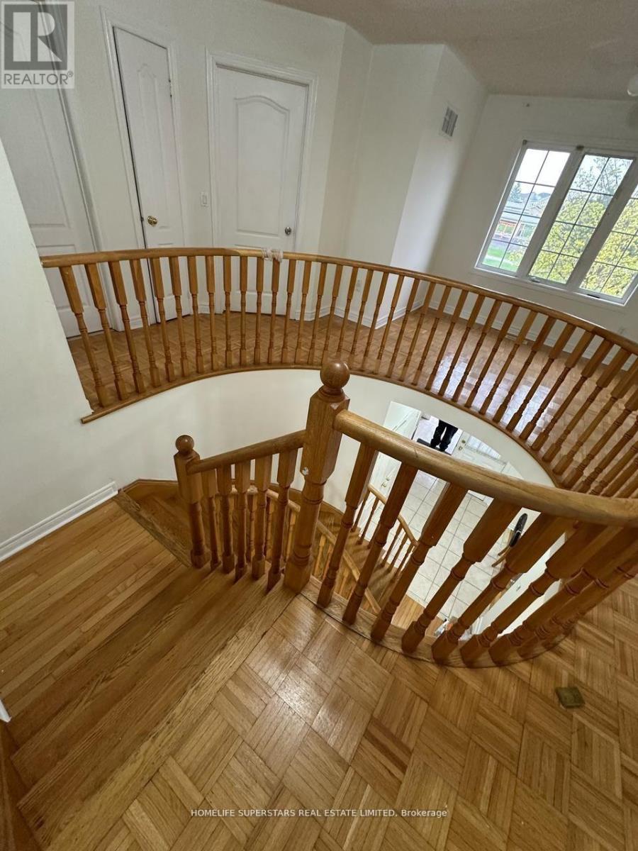 41 Thorndale Road, Brampton, Ontario  L6P 1G9 - Photo 4 - W12655328