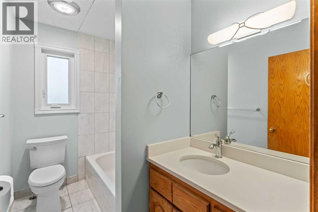 1024 Santana Road Nw, Calgary, Alberta  T3K 3M2 - Photo 31 - A2260607