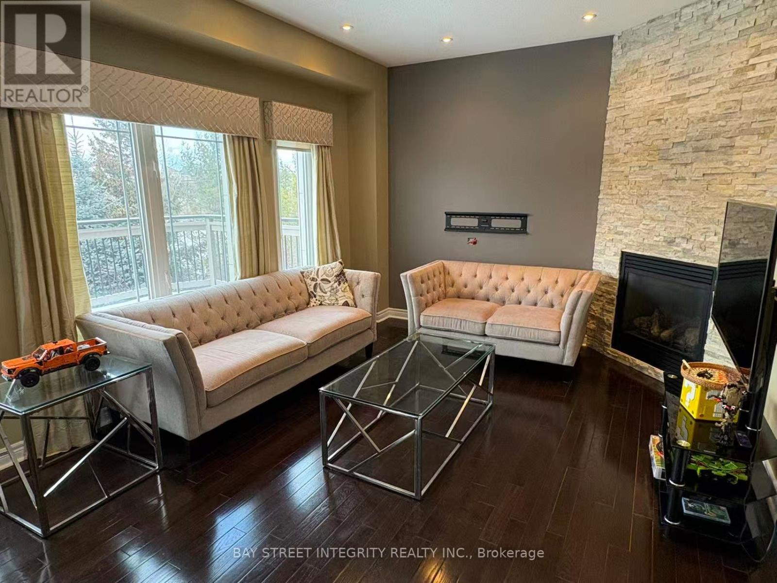 89 Timna Crescent, Vaughan, Ontario  L6A 4A7 - Photo 4 - N12655334