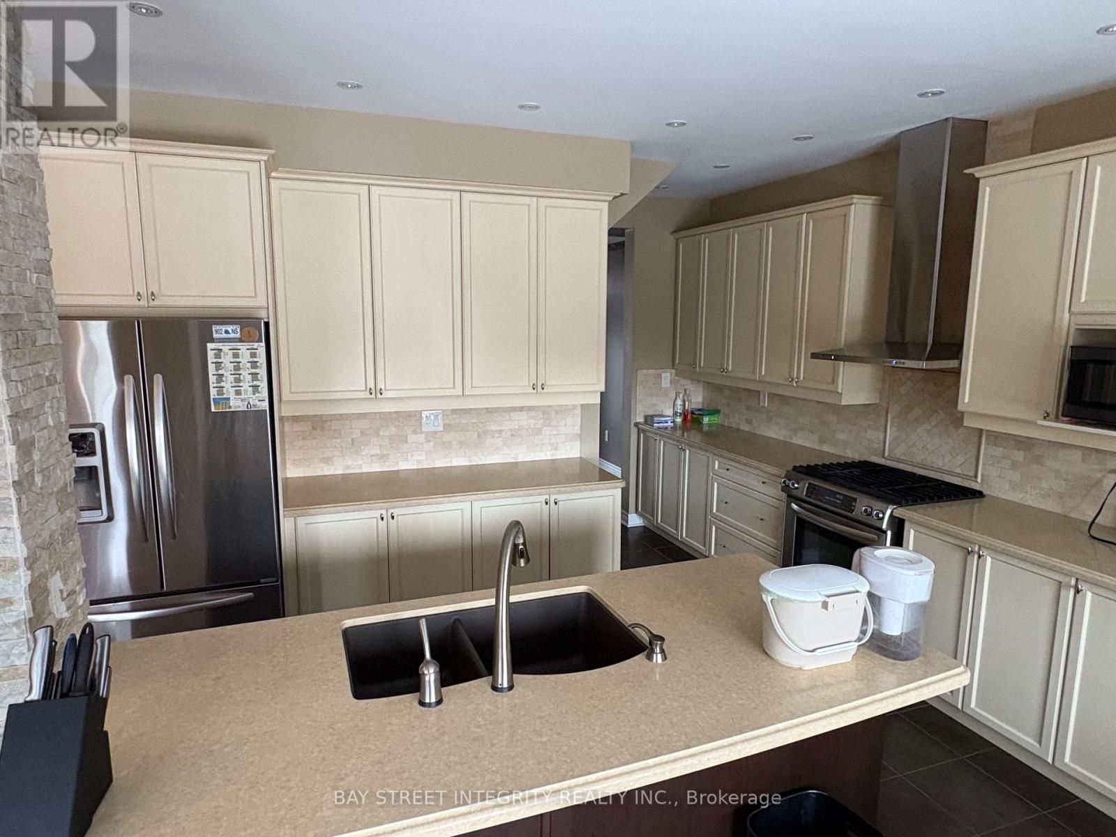 89 Timna Crescent, Vaughan, Ontario  L6A 4A7 - Photo 6 - N12655334