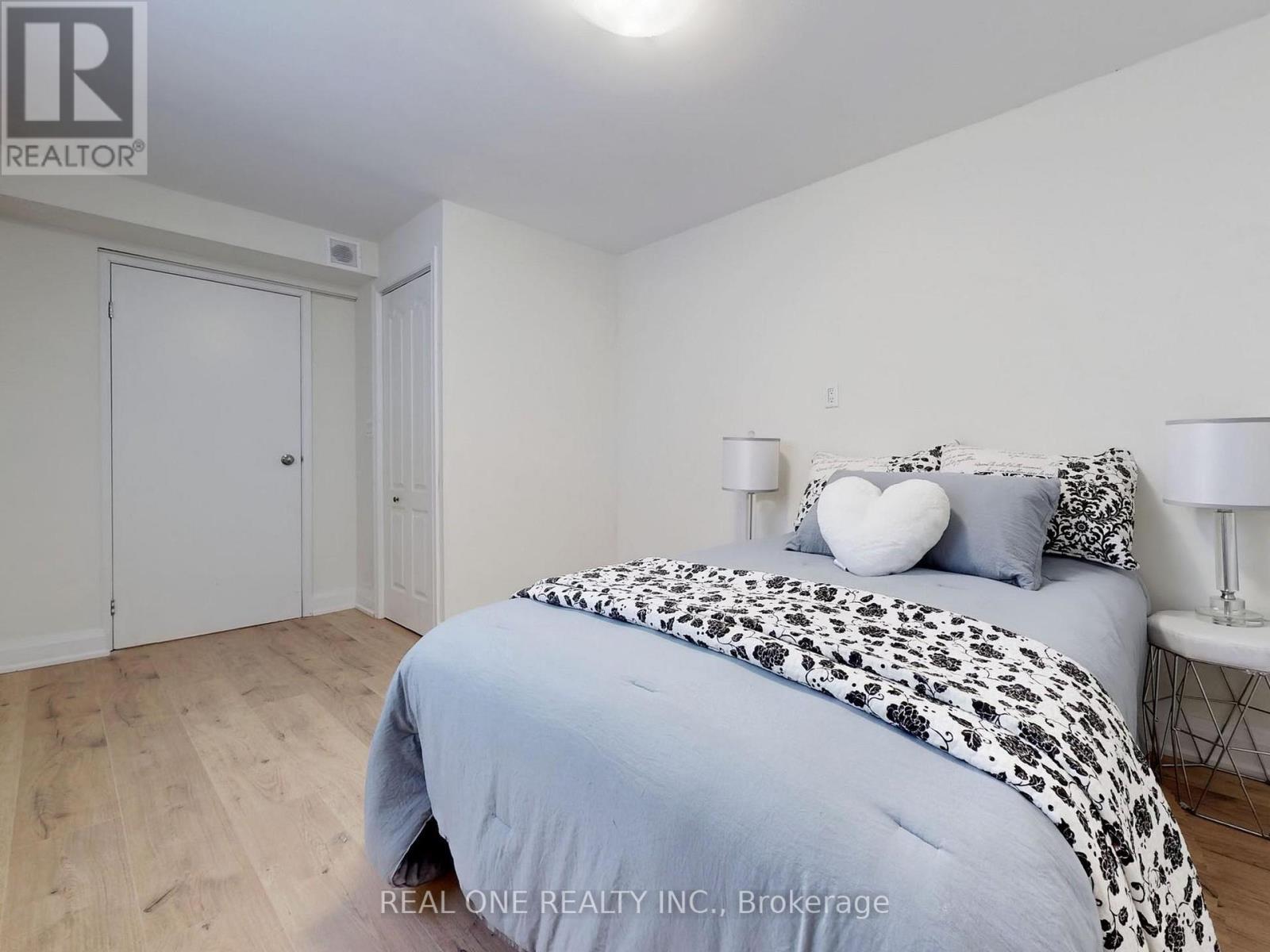 47 Lowe Boulevard, Newmarket, Ontario  L3Y 6H1 - Photo 13 - N12655386