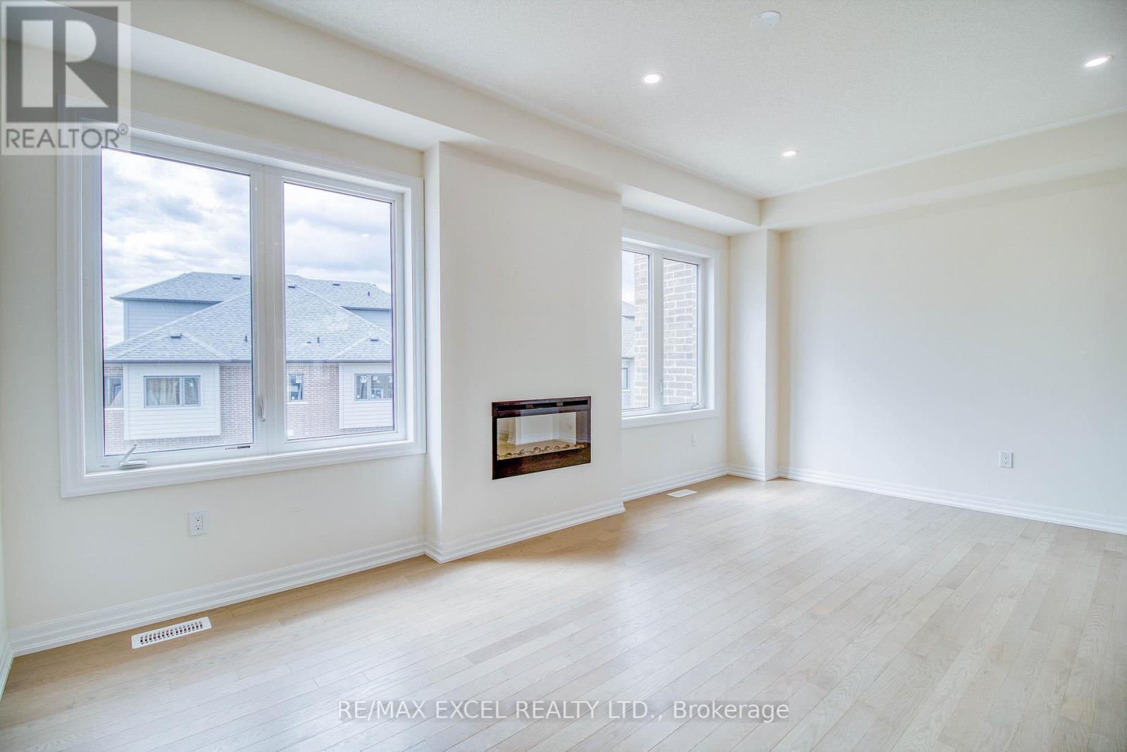 124 Solstice Circle, Newmarket, Ontario  L3X 0L7 - Photo 10 - N12655390