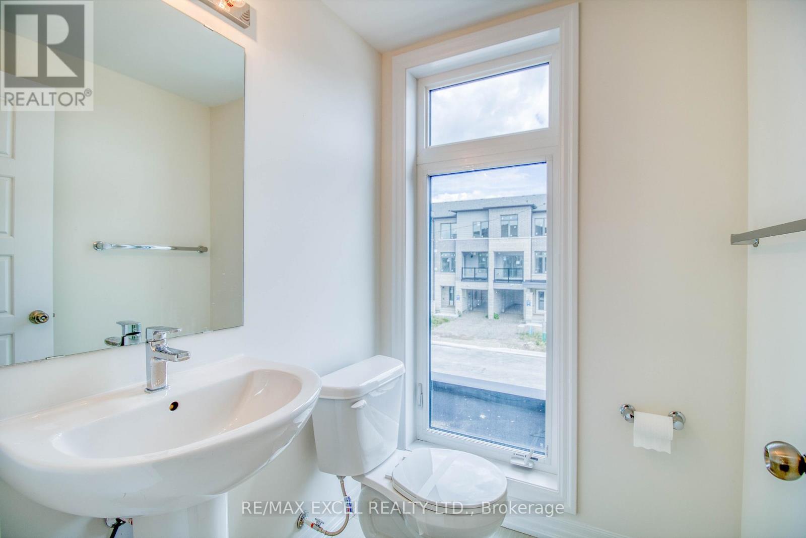 124 Solstice Circle, Newmarket, Ontario  L3X 0L7 - Photo 24 - N12655390