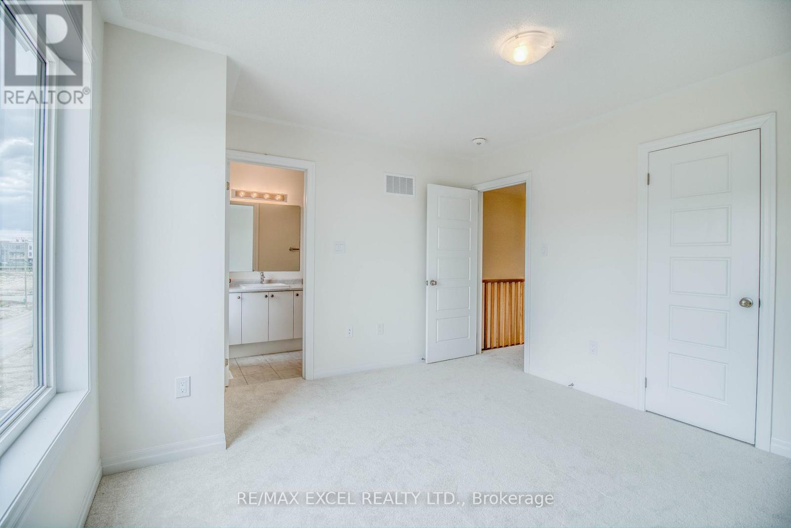 124 Solstice Circle, Newmarket, Ontario  L3X 0L7 - Photo 37 - N12655390