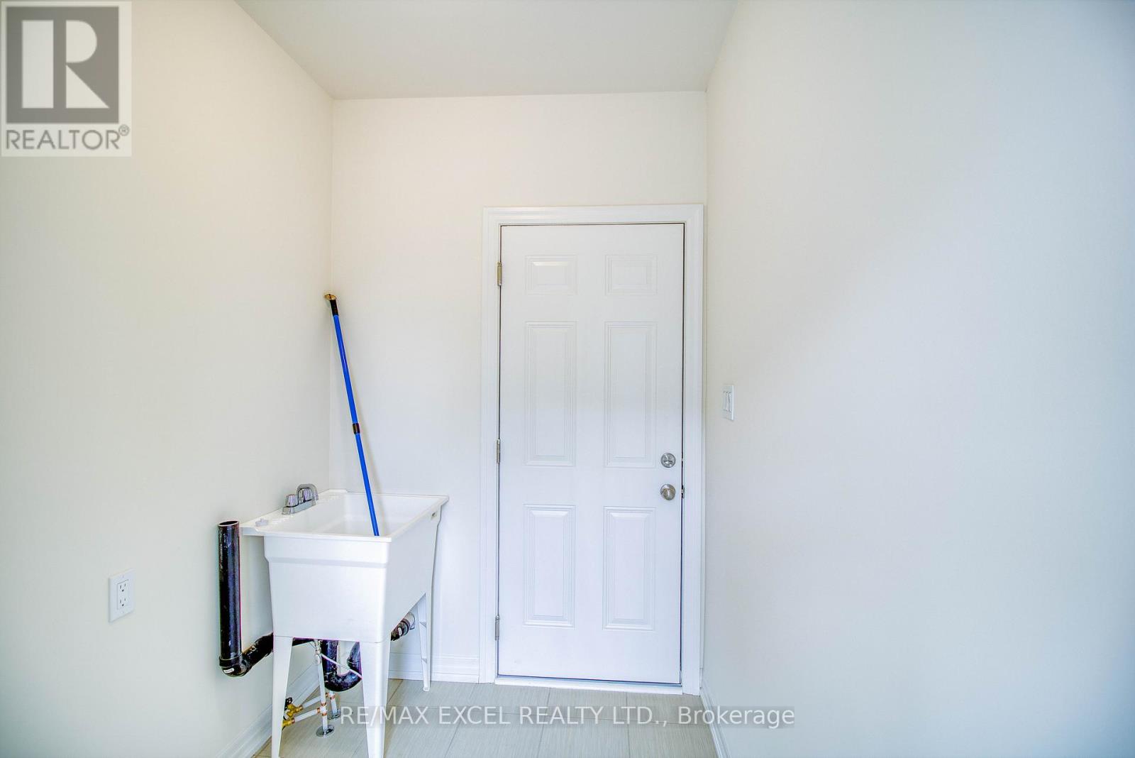 124 Solstice Circle, Newmarket, Ontario  L3X 0L7 - Photo 46 - N12655390