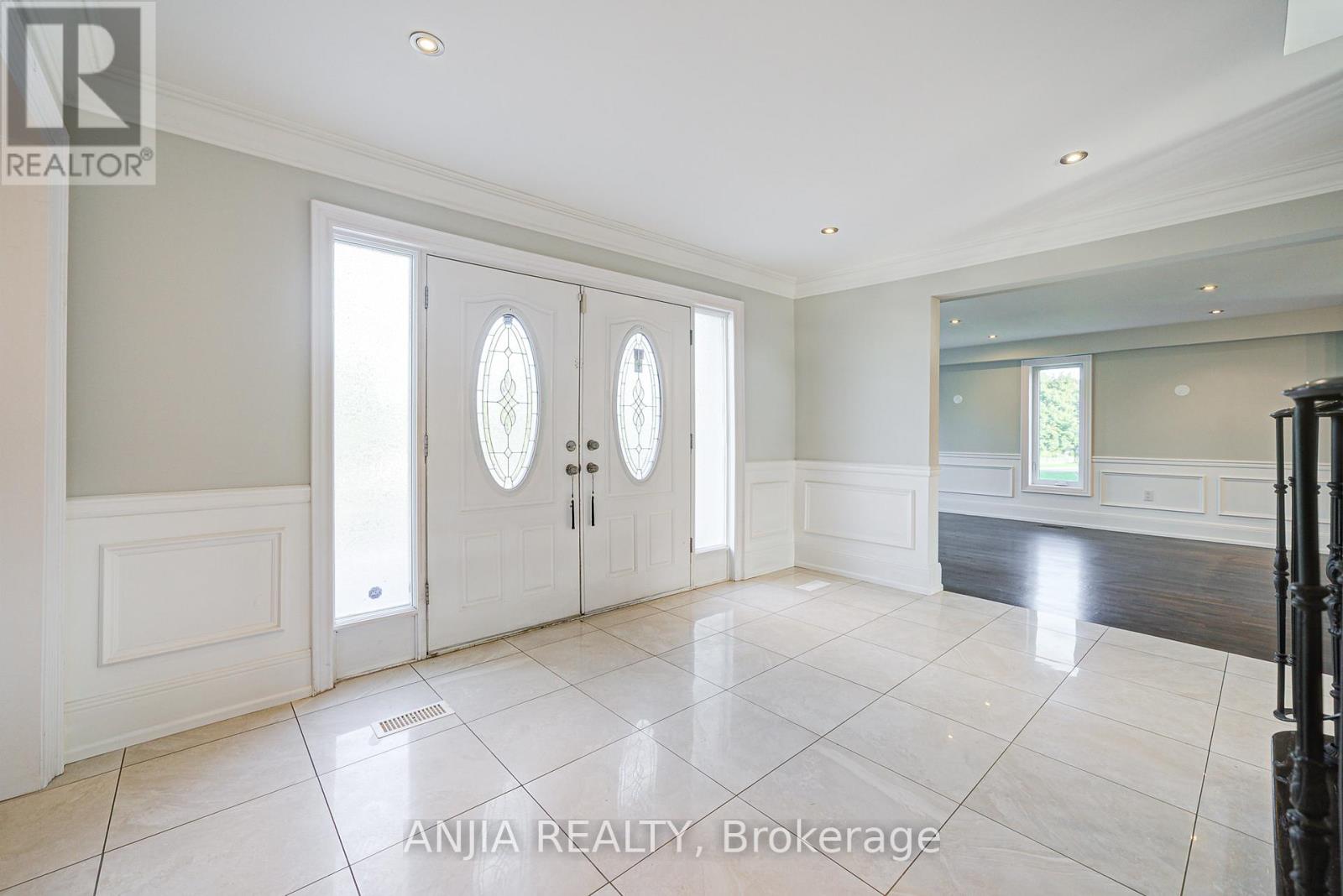 44 Bellini Avenue, Brampton, Ontario  L6P 0E2 - Photo 4 - W12655336