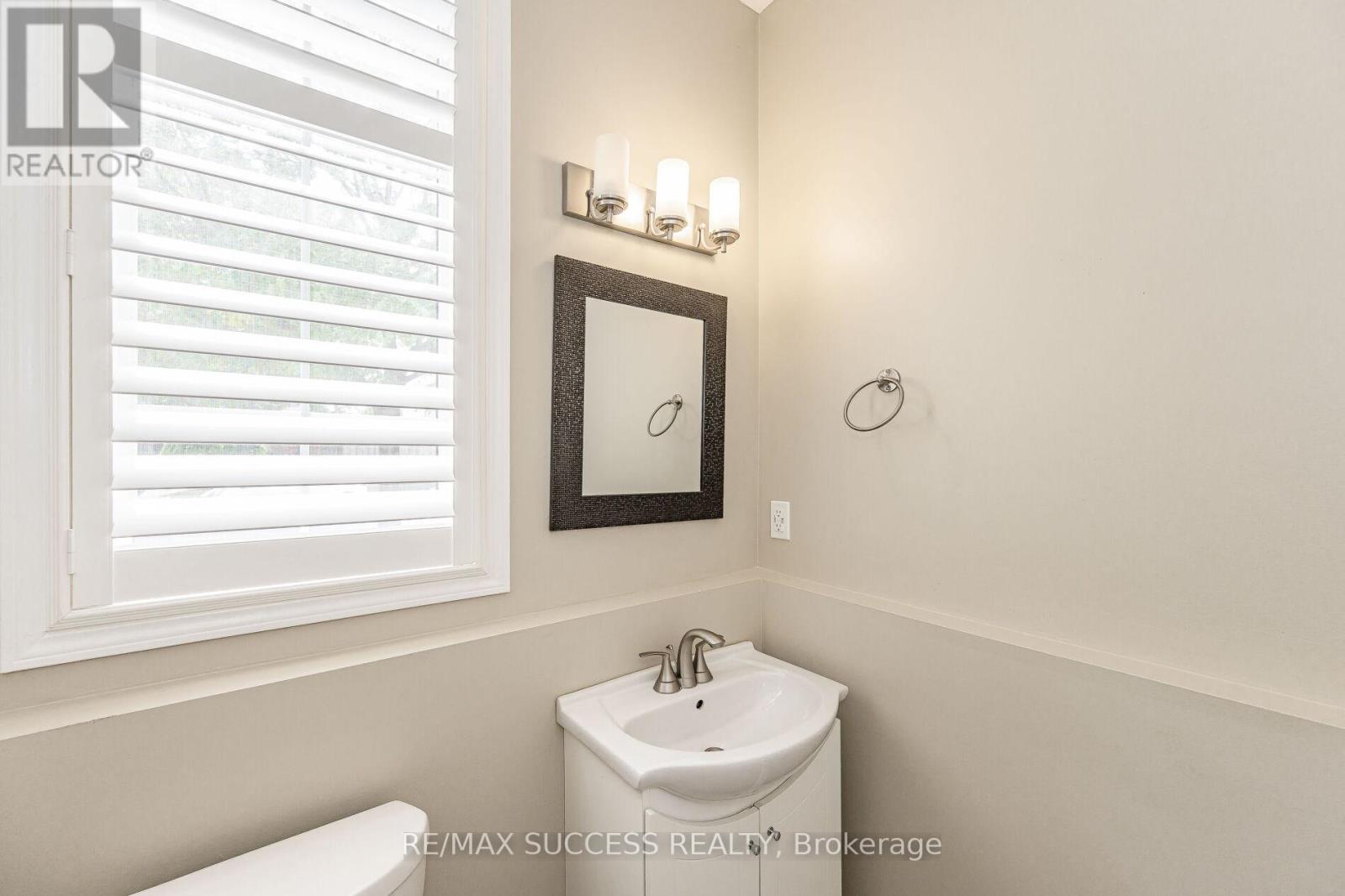 734 Edwards Avenue, Milton, Ontario  L9T 6B4 - Photo 19 - W12655354