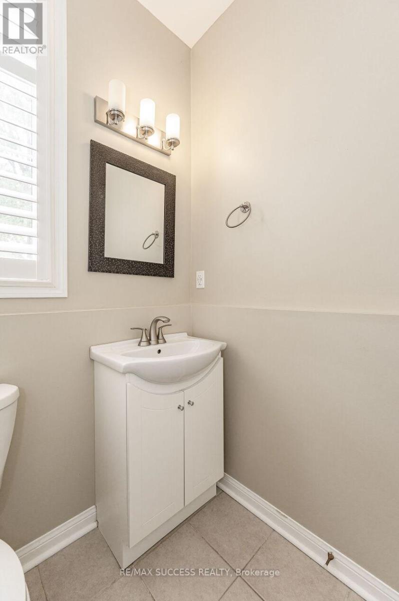 734 Edwards Avenue, Milton, Ontario  L9T 6B4 - Photo 20 - W12655354