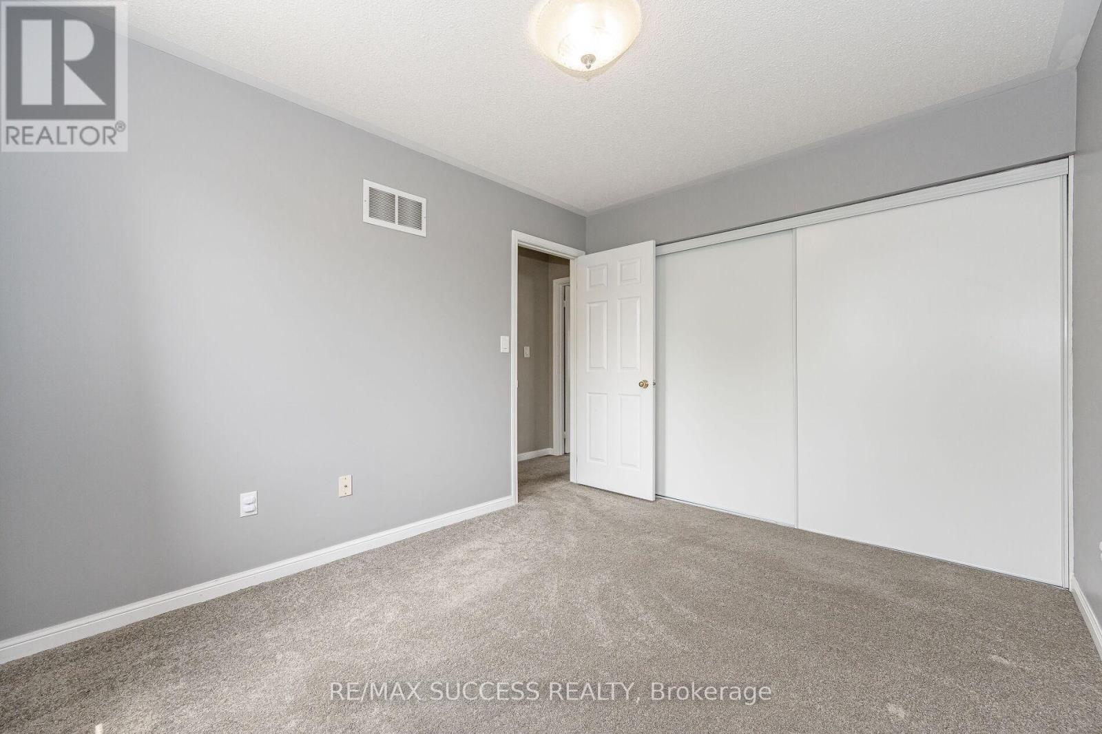 734 Edwards Avenue, Milton, Ontario  L9T 6B4 - Photo 28 - W12655354