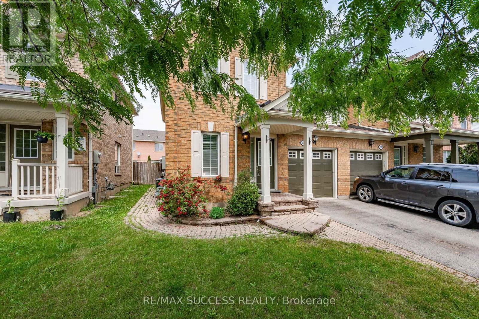 734 Edwards Avenue, Milton, Ontario  L9T 6B4 - Photo 3 - W12655354